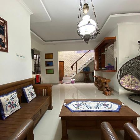 Rengganis Homestay Yogyakarta Eksteriør billede