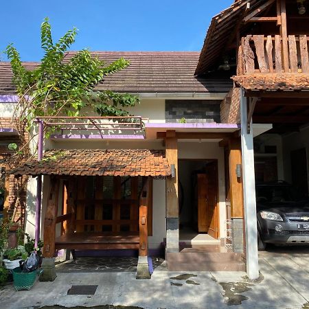 Rengganis Homestay Yogyakarta Eksteriør billede